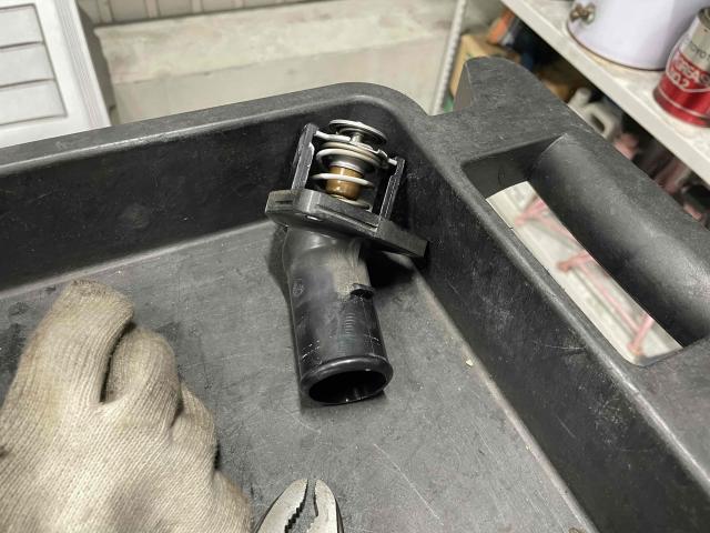 トヨタ　クラウン　GRS200　ラジエーター交換　サーモスタット交換