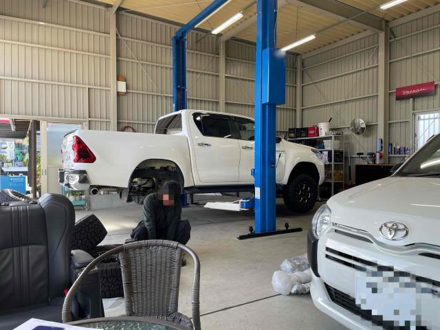 トヨタ　ハイラックスピックアップ　GUN125　持ち込みホイール・タイヤ交換