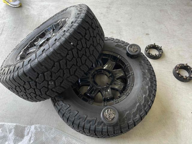 トヨタ　ハイラックスピックアップ　GUN125　持ち込みホイール・タイヤ交換