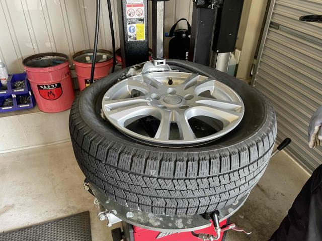 トヨタ　アルファード　タイヤ組み換え