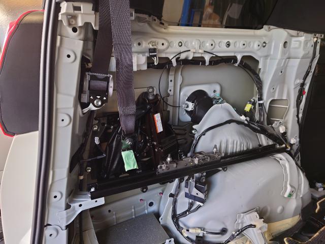 トヨタ　30アルファード　純正エグゼクティブシート取り付け