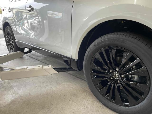 トヨタ　ハリアー　MXUH80　PHEVグリル交換　ナイトシェード