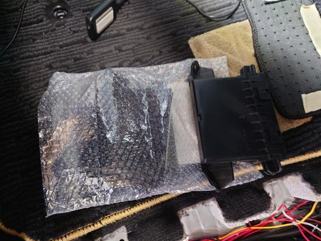 トヨタ　アルファード　エグゼクティブラウンジ純正パワーシート取り付け　冷風機能