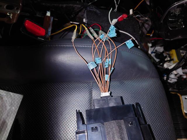 トヨタ　アルファード　エグゼクティブラウンジ純正パワーシート取り付け　冷風機能