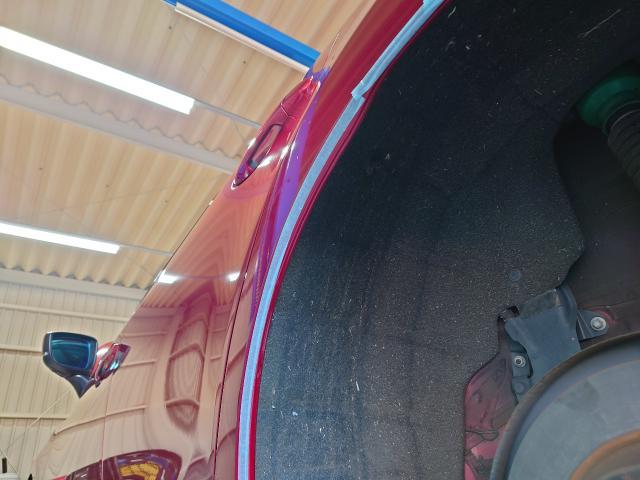 マツダ　アテンザワゴン　リア爪カット