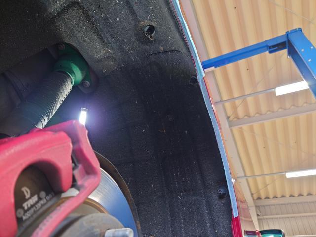 マツダ　アテンザワゴン　リア爪カット