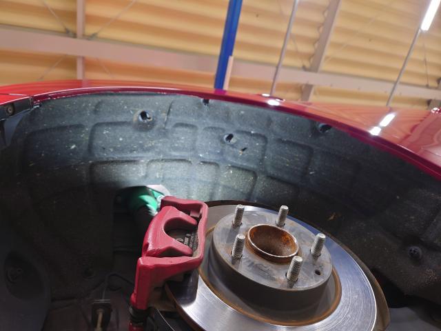 マツダ　アテンザワゴン　リア爪カット