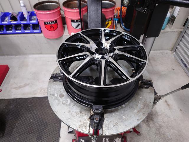 スズキ　ソリオバンディット　夏冬タイヤ組み換え