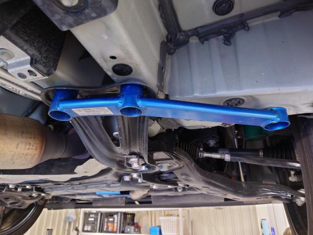 トヨタ　アルファード　サスペンション・足回りパーツ取付