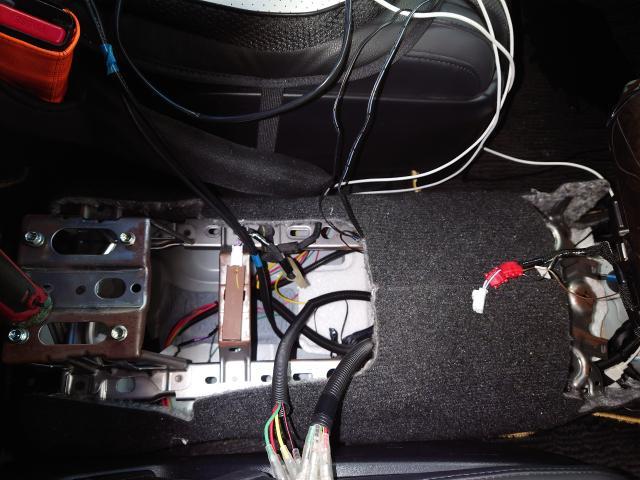 トヨタ　アルファード　センターコンソール交換　内装品取付