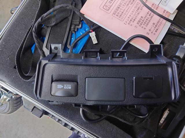 トヨタ　アルファード　センターコンソール交換　内装品取付