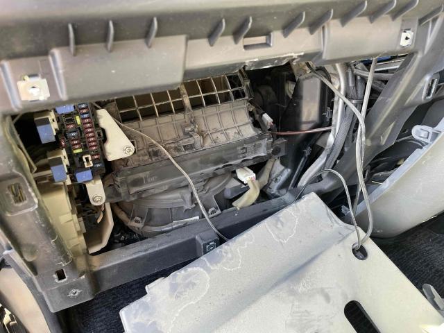日産　ＮＶ３５０キャラバンバン　VW2E26　エアコン風でない　ブロワーレジスター交換　エアコンスイッチ交換