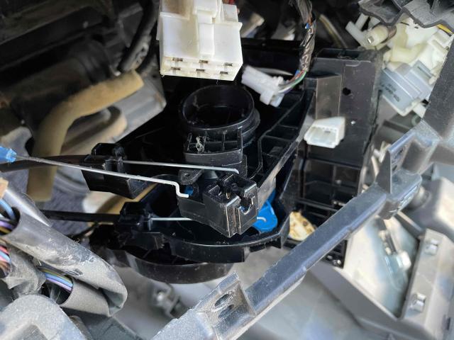 日産　ＮＶ３５０キャラバンバン　VW2E26　エアコン風でない　ブロワーレジスター交換　エアコンスイッチ交換