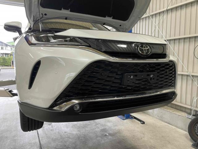 トヨタ　80ハリアー　MXUA80　グリル交換　PHEVグリル交換　フロントバンパー付けにくい