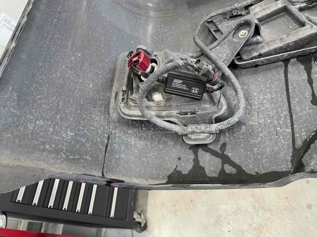 トヨタ　ハイエースバン　KDH201V　ライト交換　ホーン交換