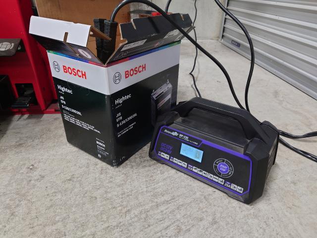 トヨタ　30アルファード　BOSCHバッテリー交換