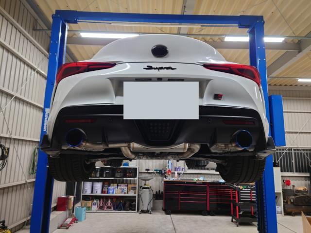 部品持ち込み　トヨタ　GRスープラ　HKSマフラー交換　吸排気系パーツ取付