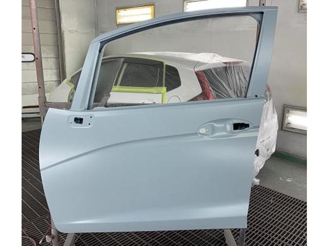 ホンダ　フィット　鈑金修理③