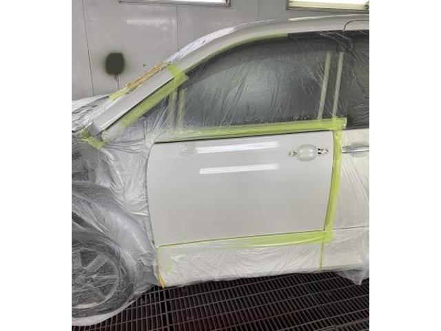 トヨタ　VOXY　フロント部分鈑金修理②