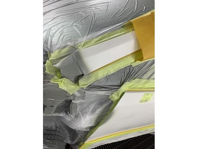 トヨタ　VOXY　フロント部分鈑金修理②