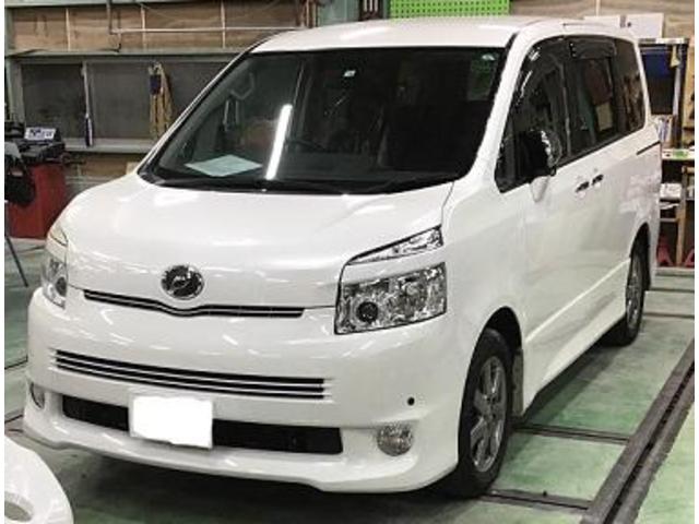 トヨタ　VOXY　フロント部分鈑金修理②