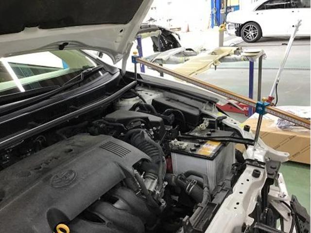 トヨタ　プレミオ　フロント部分鈑金修理