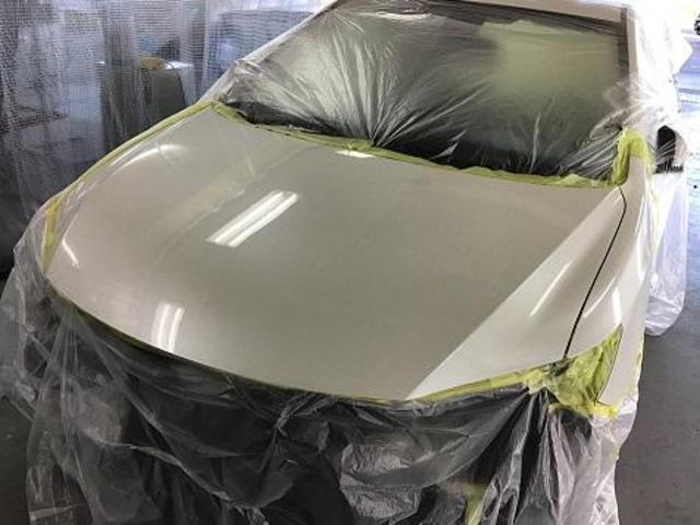 トヨタ　プレミオ　フロント部分鈑金修理