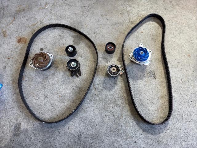 アルファロメオ　ジュリエッタ　タイミングベルト交換　ウォーターポンプ　サーモスタッド　愛知県　一宮市　稲沢市　江南市　岐阜　名古屋