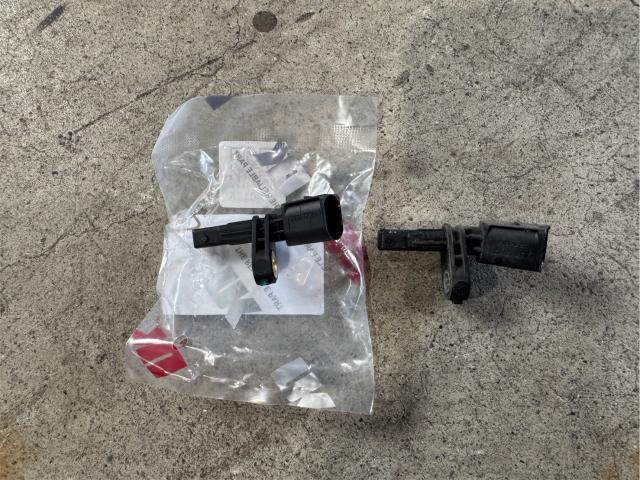 2015年　アウディ　S1　スポーツバック　チェックランプ点灯　TPMS・ABS・ECS故障　スピードセンサー　ABSセンサー　交換　愛知　岐阜　一宮　稲沢　江南