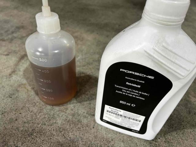 ポルシェ　マカン　PDKオイル交換　トランスファーオイル交換　ジャダー　変速ショック　愛知　一宮　岐阜　稲沢　江南　名古屋