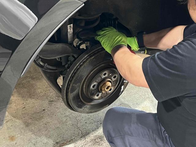 ポルシェ　マカン　GTS　車検　整備　デント修理　ブレーキローター交換　ブレーキ鳴き　オイル交換　エレメント交換　愛知　一宮　岐阜　稲沢　江南　名古屋
