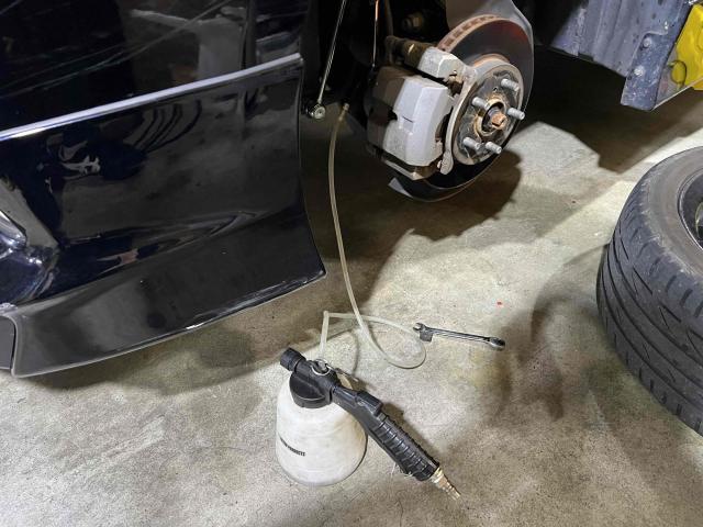 トヨタ　プリウス　車検　整備　オイル交換　ブレーキオイル交換　エアコンフィルター交換　バッテリー交換　愛知　一宮　岐阜　稲沢　江南　名古屋