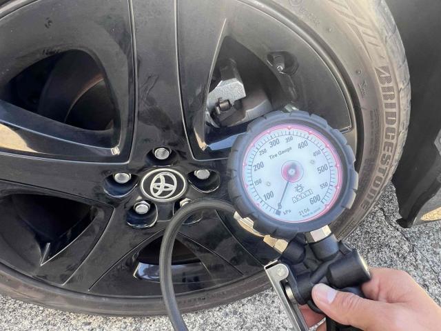 トヨタ　プリウス　車検　整備　オイル交換　ブレーキオイル交換　エアコンフィルター交換　バッテリー交換　愛知　一宮　岐阜　稲沢　江南　名古屋