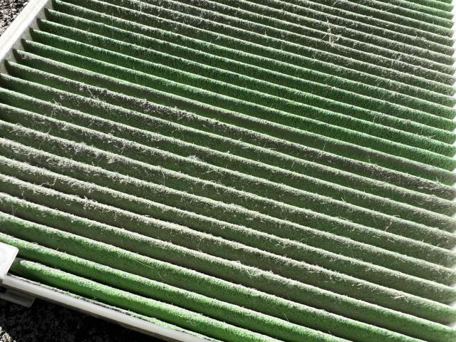 トヨタ　プリウス　車検　整備　オイル交換　ブレーキオイル交換　エアコンフィルター交換　バッテリー交換　愛知　一宮　岐阜　稲沢　江南　名古屋