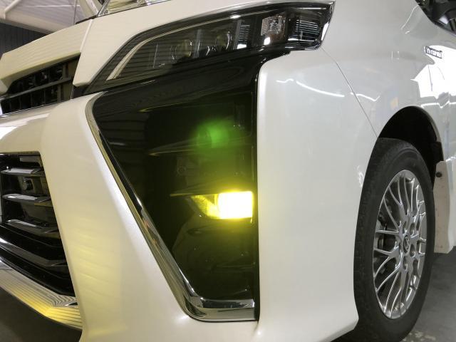 トヨタ ヴォクシー 純正LEDフォグ 社外LEDに交換 三重県 伊賀市 名張市