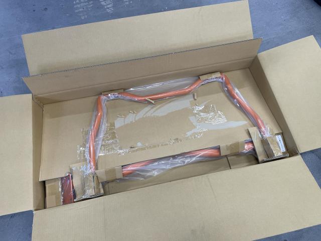 トヨタ　ハイエースバン　ボディ補強パーツ取付