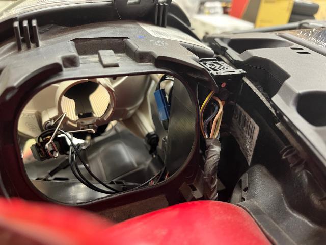 ミニ　SU16　ヘッドライトバルブ交換　輸入車部品交換　輸入車メンテナンス　愛知県西尾市　輸入車大歓迎