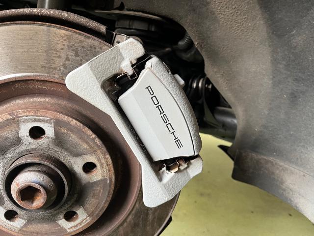 ポルシェ　マカン　塗装　キャリパー塗装　錆落とし　ヘッドライトクリア塗装　愛知県西尾市　