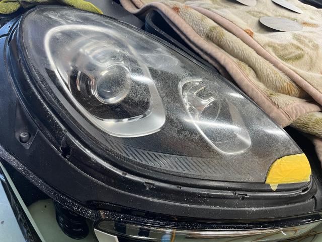 ポルシェ　マカン　塗装　キャリパー塗装　錆落とし　ヘッドライトクリア塗装　愛知県西尾市　