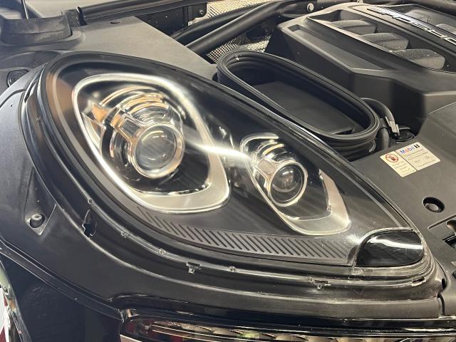 ポルシェ　マカン　塗装　キャリパー塗装　錆落とし　ヘッドライトクリア塗装　愛知県西尾市　