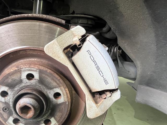 ポルシェ　マカン　塗装　キャリパー塗装　錆落とし　ヘッドライトクリア塗装　愛知県西尾市　