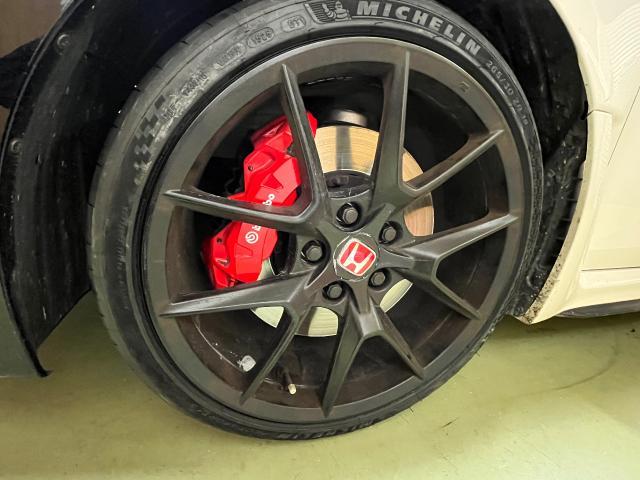 ホンダ　シビック タイプR　タイヤ交換　FL5　265/30r19　愛知県西尾市　タイヤパンク　レッカー依頼　レンタカー　