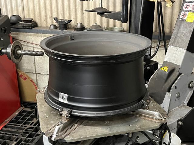 ホンダ　シビック タイプR　タイヤ交換　FL5　265/30r19　愛知県西尾市　タイヤパンク　レッカー依頼　レンタカー　