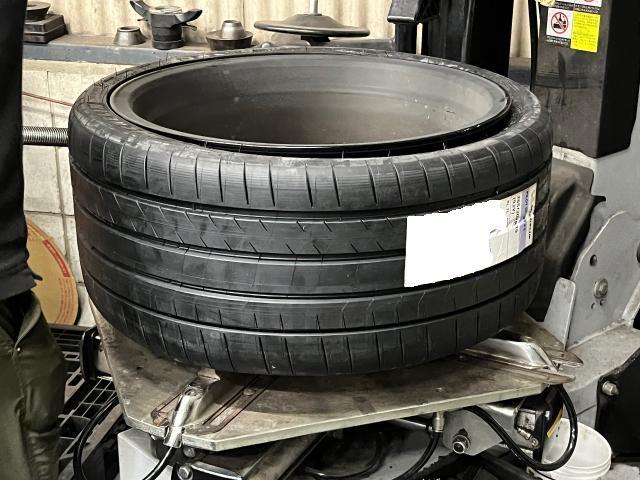 ホンダ　シビック タイプR　タイヤ交換　FL5　265/30r19　愛知県西尾市　タイヤパンク　レッカー依頼　レンタカー　