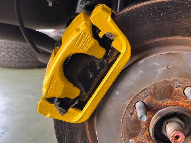 フォード　エクスプローラー　塗装　キャリパー塗装　錆落とし　愛知県西尾市　輸入車大歓迎　輸入車整備受付　