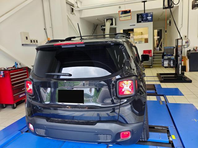 クライスラー・ジープ　ジープ・レネゲード　車検