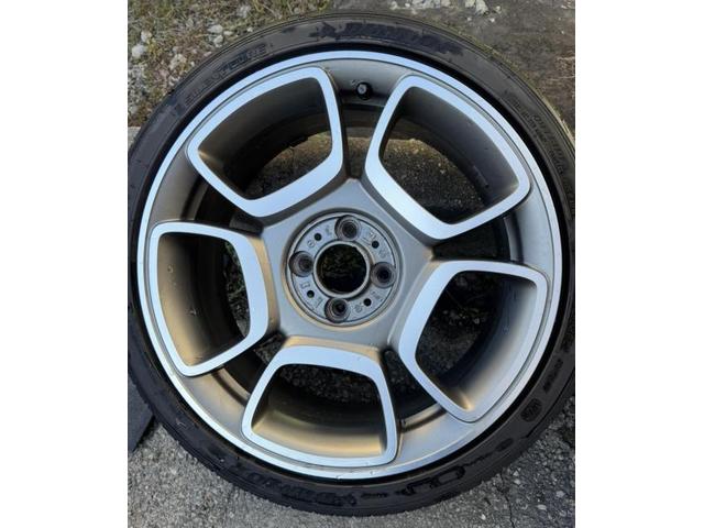 アバルト　アバルト５００Ｃ　塗装 タイヤ塗装 ホイール塗装 名古屋 名古屋市緑区 地域密着型 レッカー 積載車あり 当日作業可 外車 国産車 全塗装 