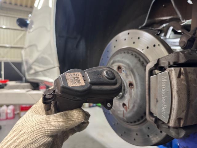 メルセデス・ベンツ　Ｓクラス　故障診断W222 前期　後期　S400h S560 S550 S63 S450 S400 パーキングブレーキ　レアキャリパー　サイドブレーキ故障　岐阜県　愛知県　診断機読み込まない　診断機入れない OBD2故障