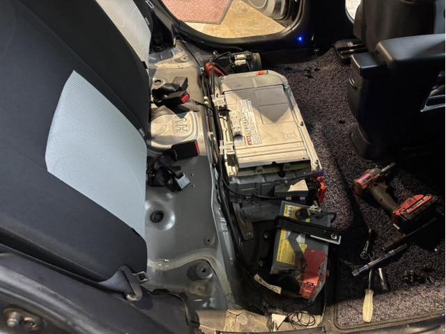 アクア　ハイブリッドバッテリー交換　豊明市　トヨタ　ハイブリット　交換　リビルト　豊明　刈谷　東郷　大府　名古屋　みよし
