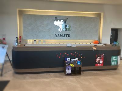 受付スペース 商談スペース 別けています